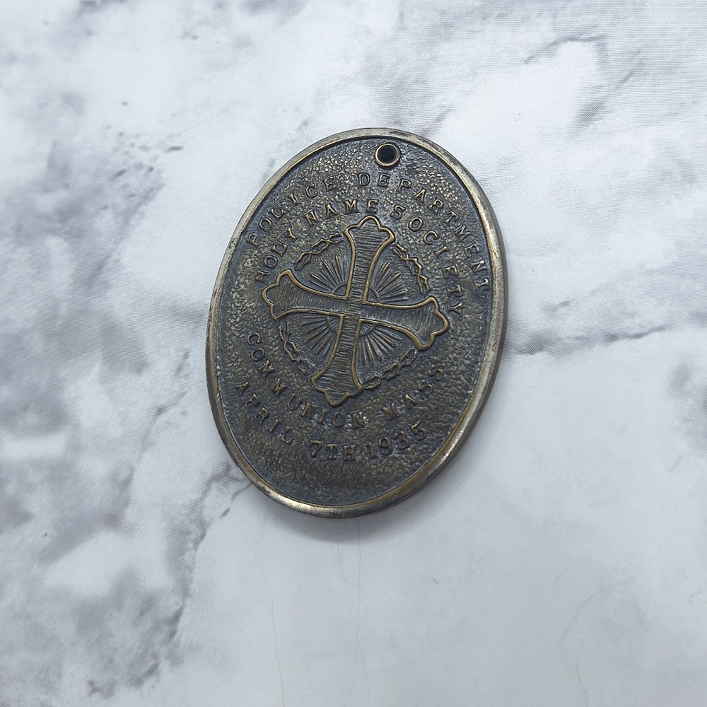 Vintage  Catholic Pendant Charm - Picture 4 of 6